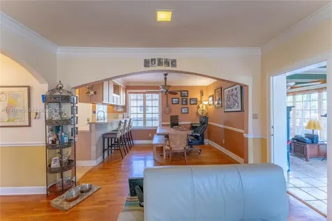 4250 SW 10th Street Miami FL 33134