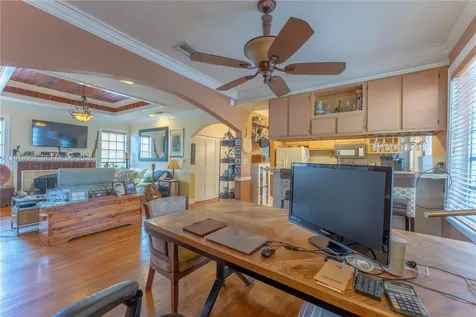 4250 SW 10th Street Miami FL 33134