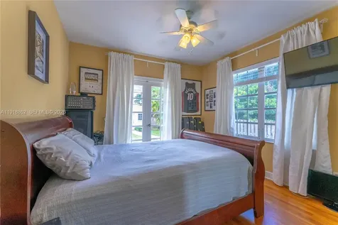 4250 SW 10th Street Miami FL 33134