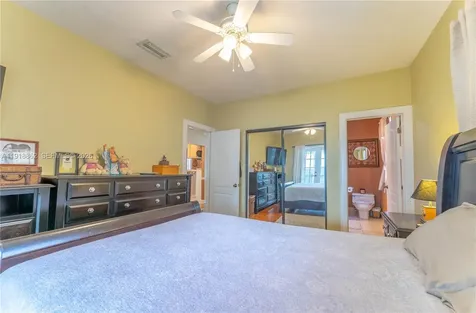 4250 SW 10th Street Miami FL 33134