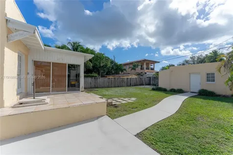 4250 SW 10th Street Miami FL 33134