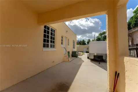 4250 SW 10th Street Miami FL 33134