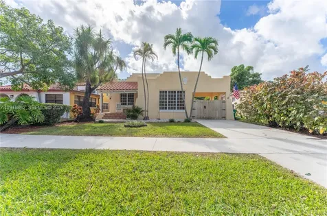 4250 SW 10th Street Miami FL 33134