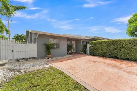 2401 SW 102nd Avenue Miami FL 33165