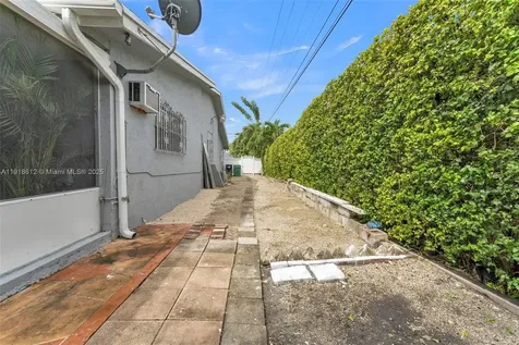 2401 SW 102nd Avenue Miami FL 33165