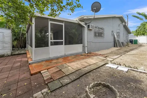 2401 SW 102nd Avenue Miami FL 33165
