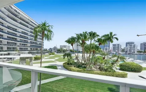 900 Bay Drive Miami Beach FL 33141