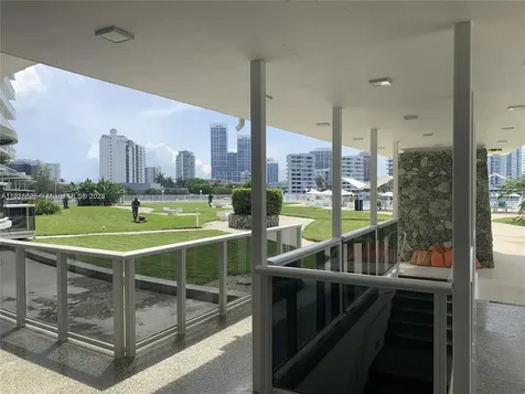 900 Bay Drive Miami Beach FL 33141
