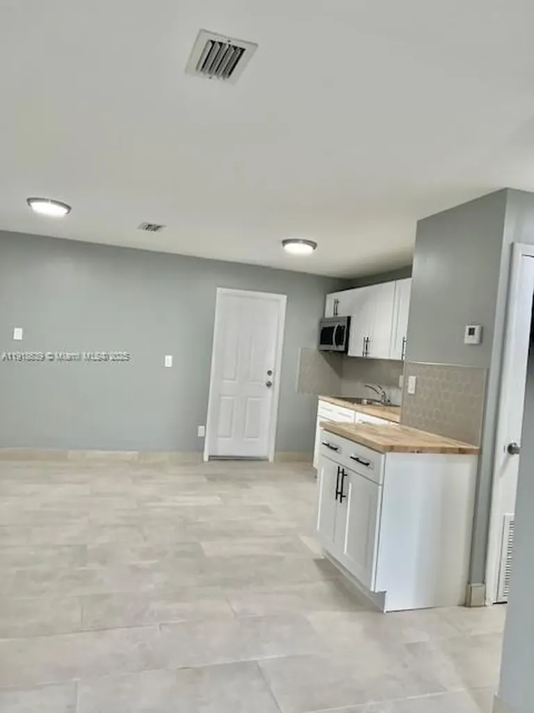 1436 NW 24th Terrace Fort Lauderdale FL 33311