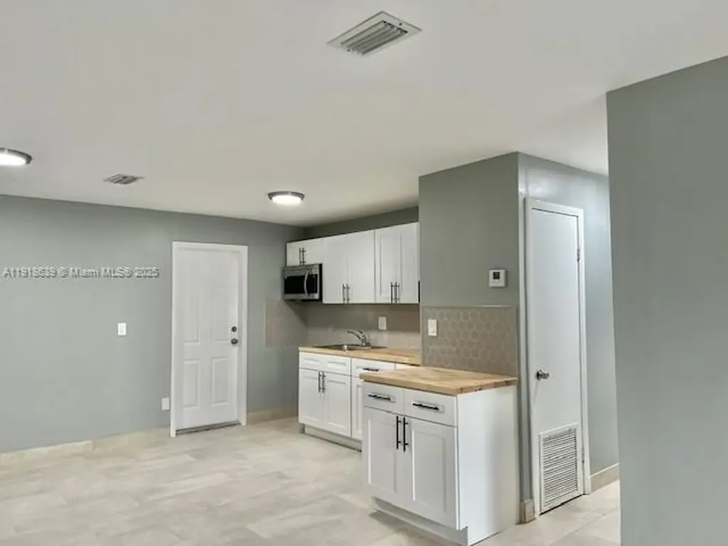 1436 NW 24th Terrace Fort Lauderdale FL 33311