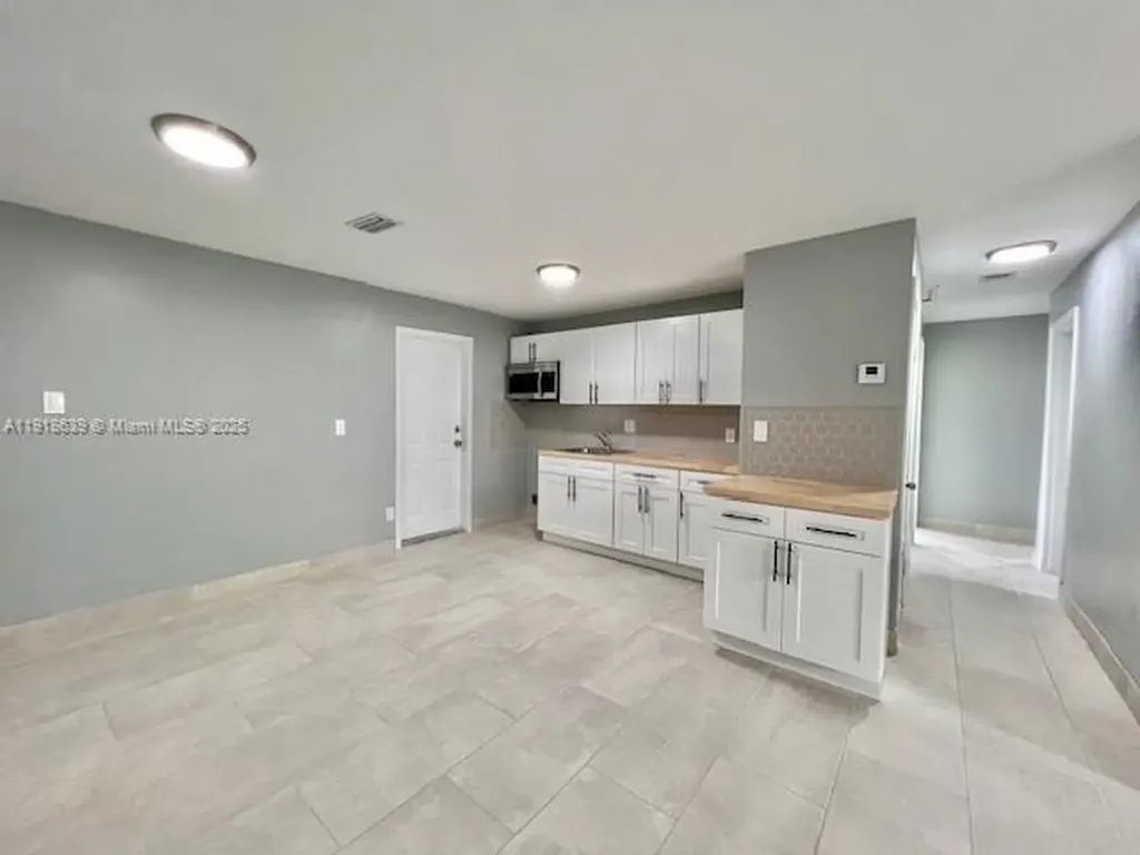 1436 NW 24th Terrace Fort Lauderdale FL 33311