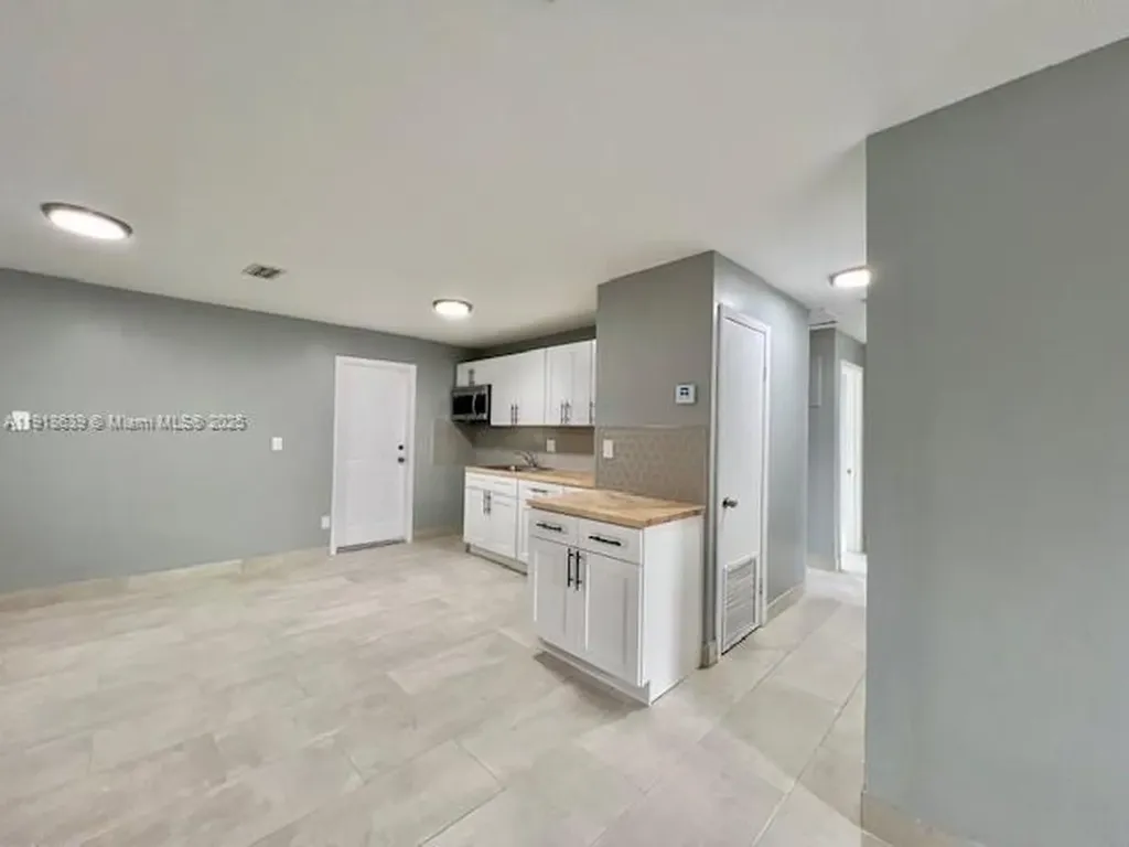 1436 NW 24th Terrace Fort Lauderdale FL 33311