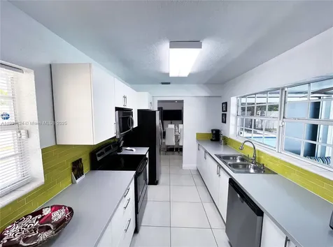 4420 NW 30th Court Lauderdale Lakes FL 33313