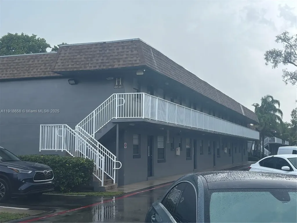 4871 NW 9th Drive Plantation FL 33317
