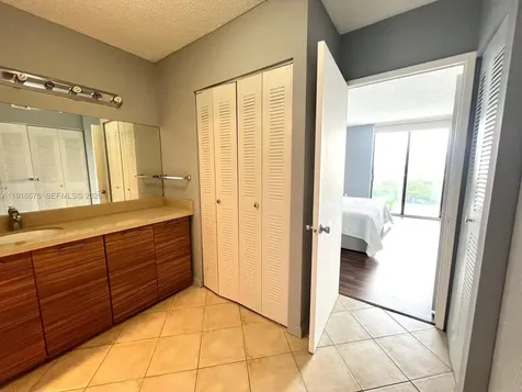 20515 E Country Club Drive Aventura FL 33180