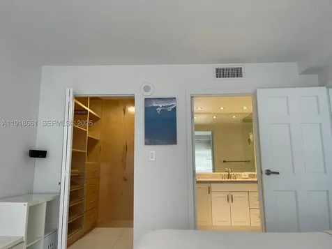 16909 N Bay Road Sunny Isles Beach FL 33160
