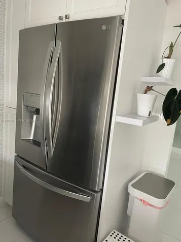 16909 N Bay Road Sunny Isles Beach FL 33160