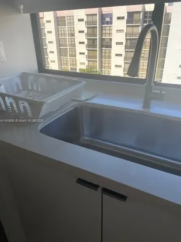 16909 N Bay Road Sunny Isles Beach FL 33160
