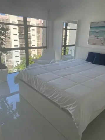 16909 N Bay Road Sunny Isles Beach FL 33160