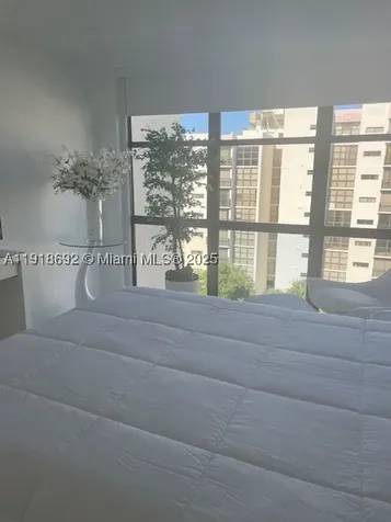 16909 N Bay Road Sunny Isles Beach FL 33160
