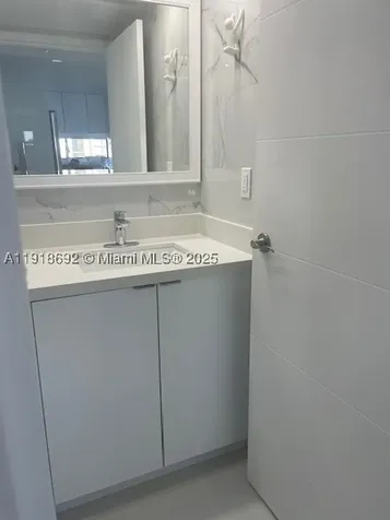 16909 N Bay Road Sunny Isles Beach FL 33160