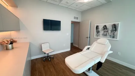 2820 NE 214th Street Aventura FL 33180