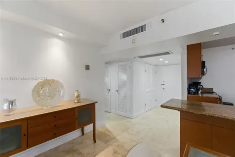 Miami Beach FL 33139