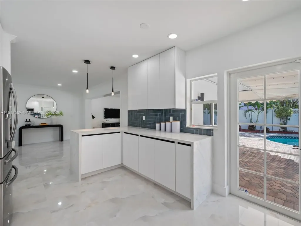 2764 NE 35th Street Fort Lauderdale FL 33306