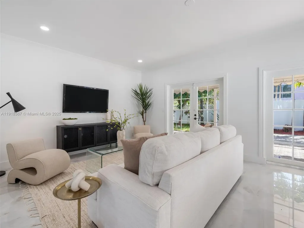 2764 NE 35th Street Fort Lauderdale FL 33306