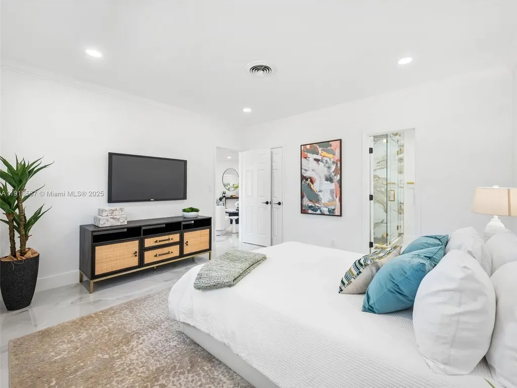 2764 NE 35th Street Fort Lauderdale FL 33306