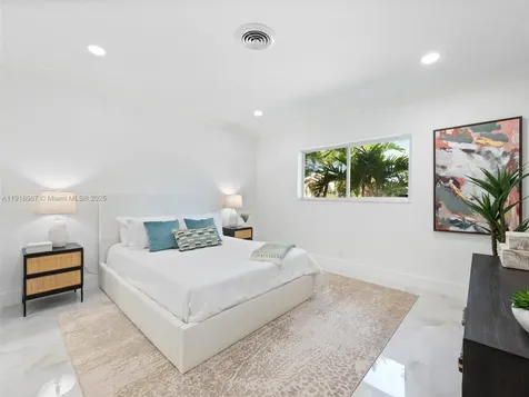 2764 NE 35th Street Fort Lauderdale FL 33306