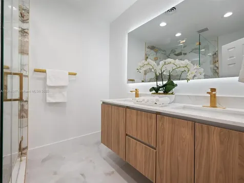 2764 NE 35th Street Fort Lauderdale FL 33306