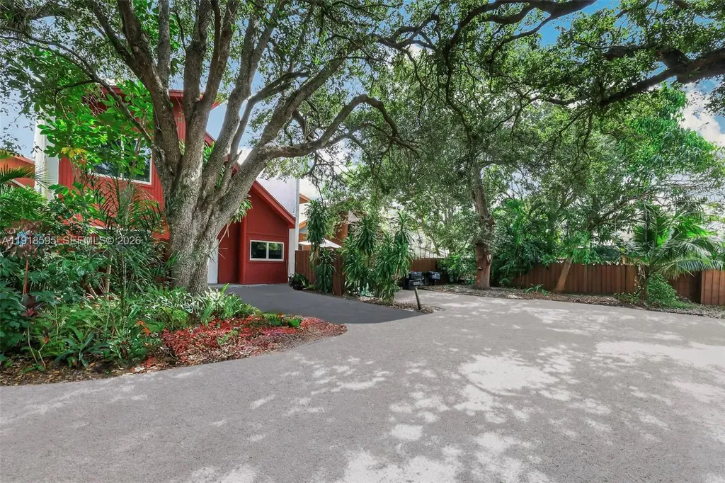 6884 NW 30 Avenue Fort Lauderdale FL 33309