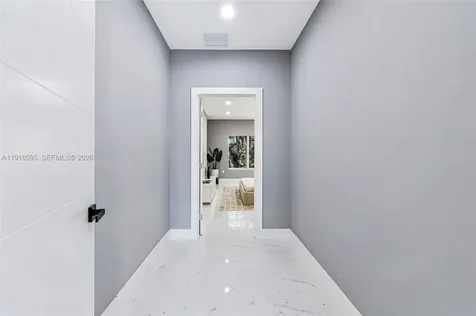 6884 NW 30 Avenue Fort Lauderdale FL 33309