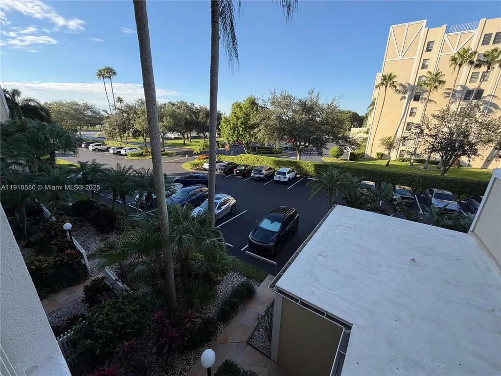 7290 Kinghurst Drive Delray Beach FL 33446