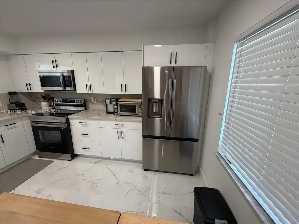 7290 Kinghurst Drive Delray Beach FL 33446