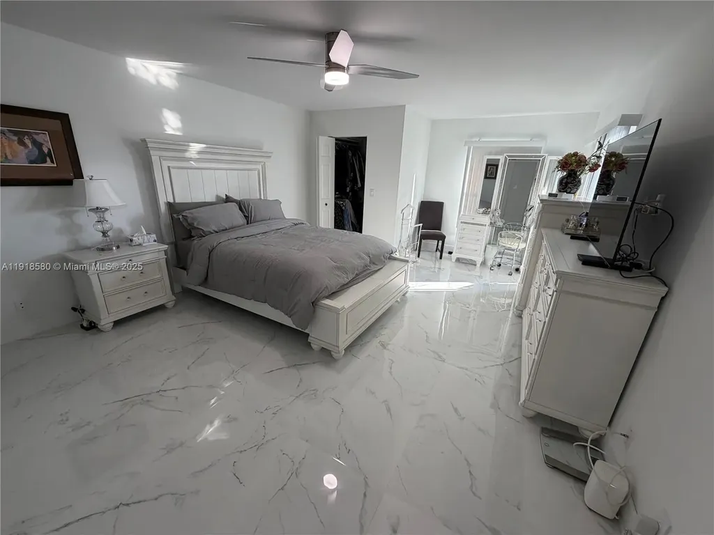 7290 Kinghurst Drive Delray Beach FL 33446