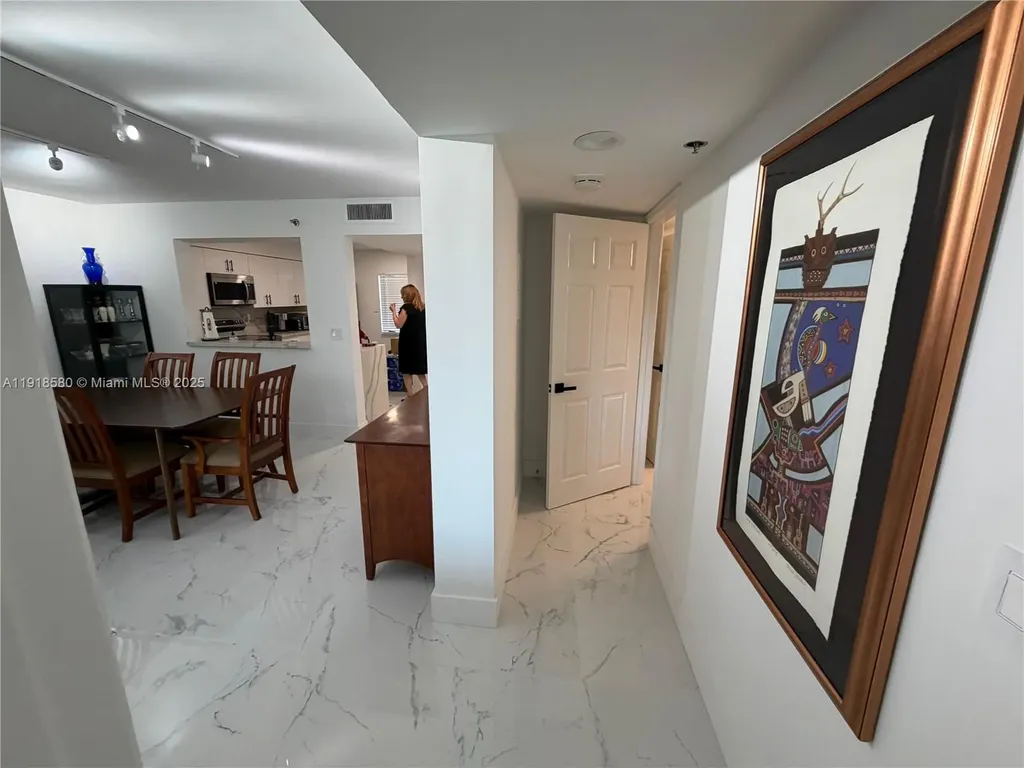 7290 Kinghurst Drive Delray Beach FL 33446