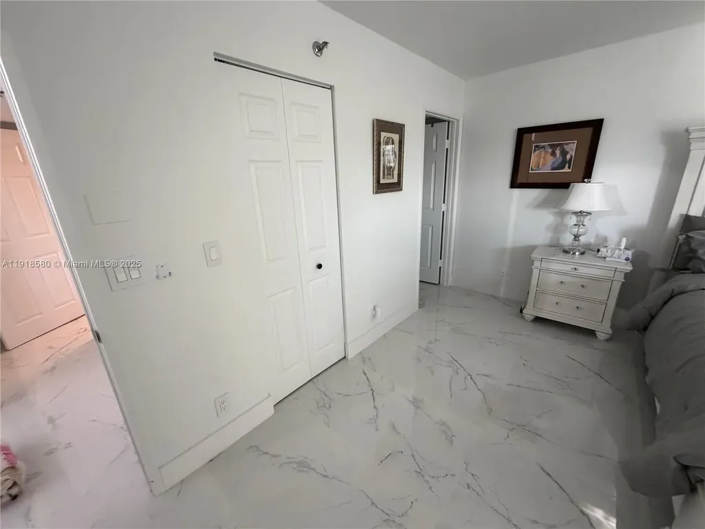 7290 Kinghurst Drive Delray Beach FL 33446