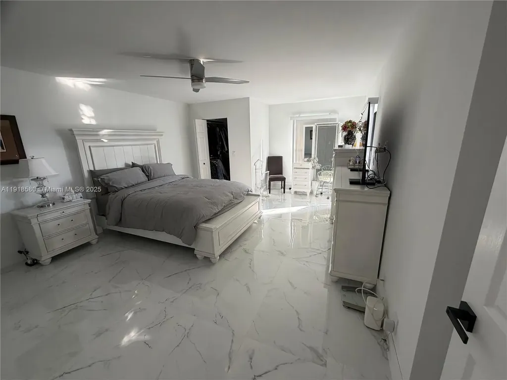 7290 Kinghurst Drive Delray Beach FL 33446