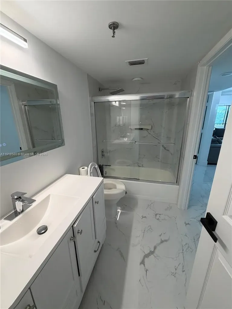 7290 Kinghurst Drive Delray Beach FL 33446