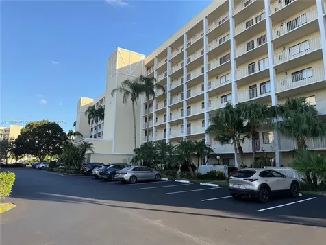 7290 Kinghurst Drive Delray Beach FL 33446
