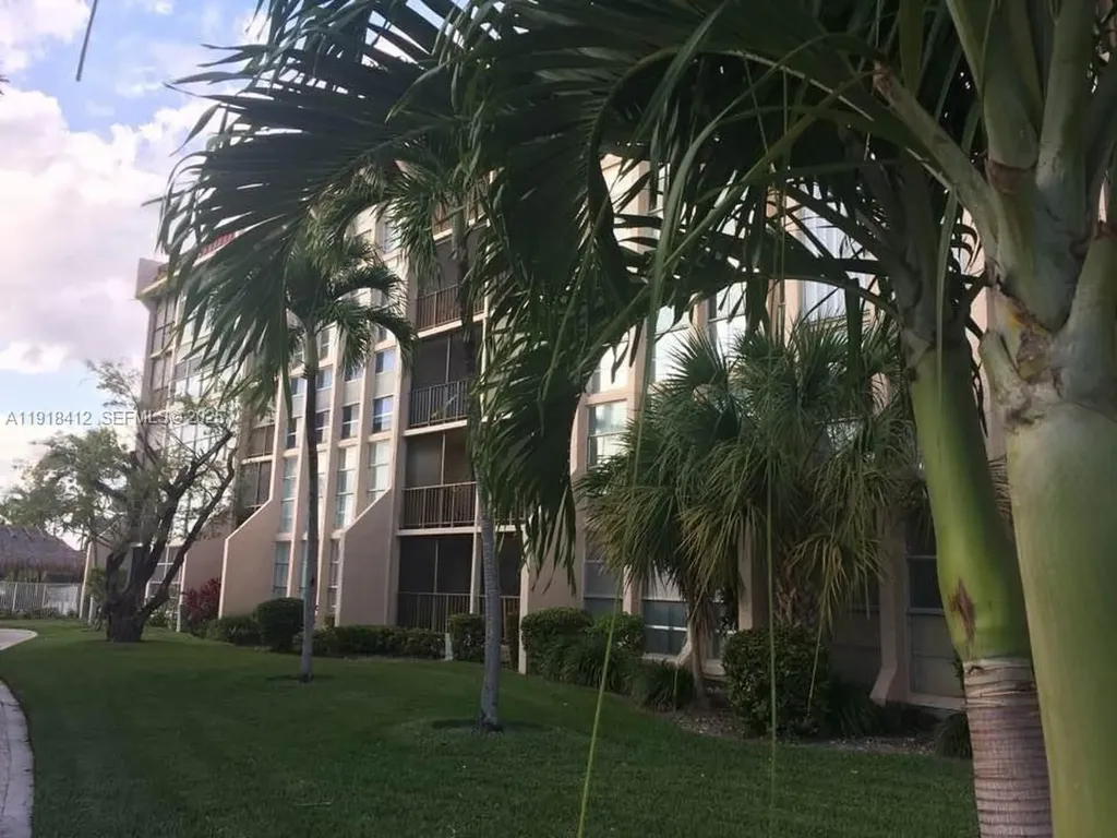 Hallandale Beach FL 33009
