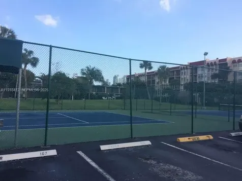 Hallandale Beach FL 33009