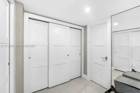 5225 Collins Avenue Miami Beach FL 33140