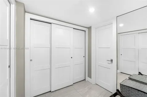 5225 Collins Avenue Miami Beach FL 33140