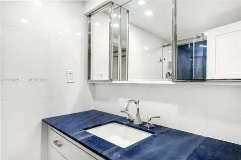 5225 Collins Avenue Miami Beach FL 33140