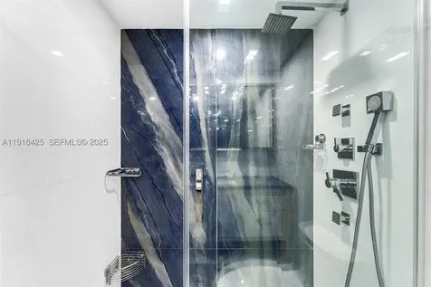 5225 Collins Avenue Miami Beach FL 33140