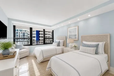 5225 Collins Avenue Miami Beach FL 33140