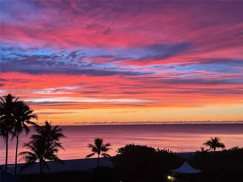 5225 Collins Avenue Miami Beach FL 33140